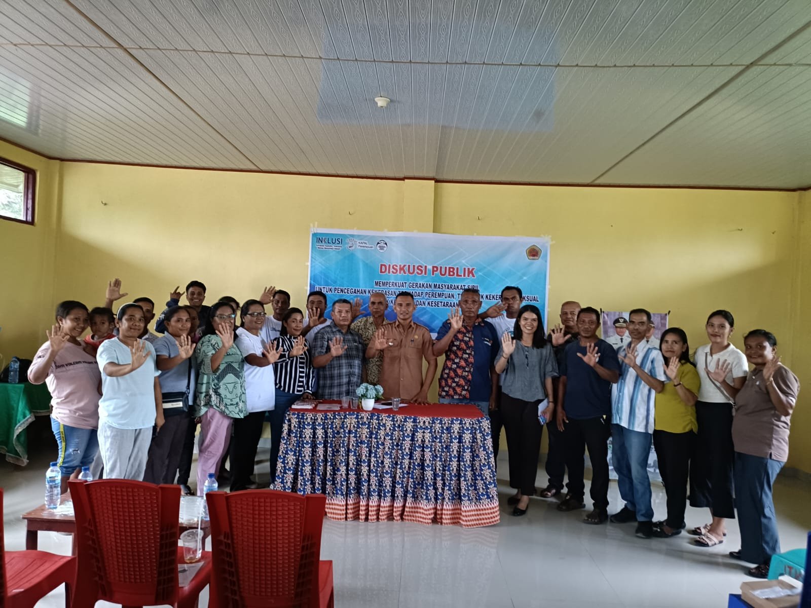 Diskusi Publik Pemdes Mata Air terkait kekerasan terhadap perempuan